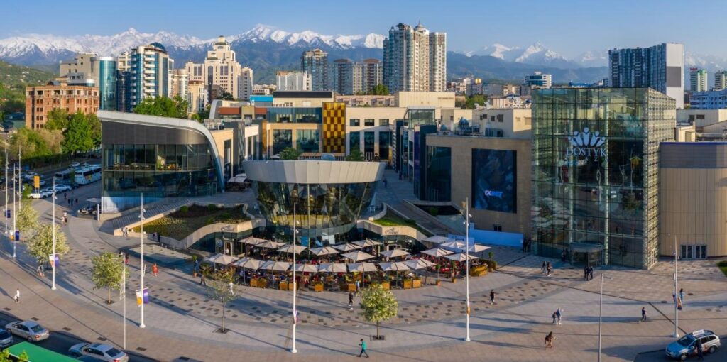 Как работают казахстанские ТРЦ после двух месяцев карантина