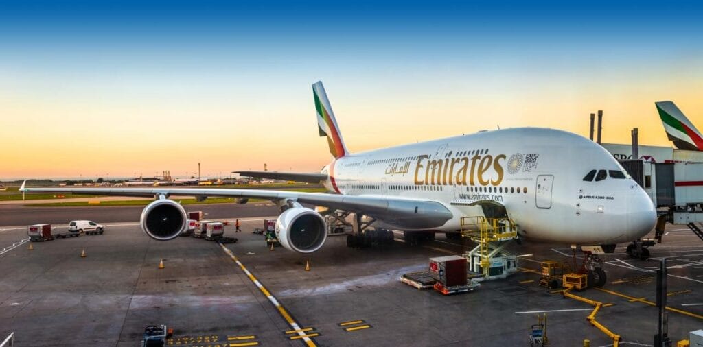 Авиакомпания Emirates не знает, что делать с суперджетами
