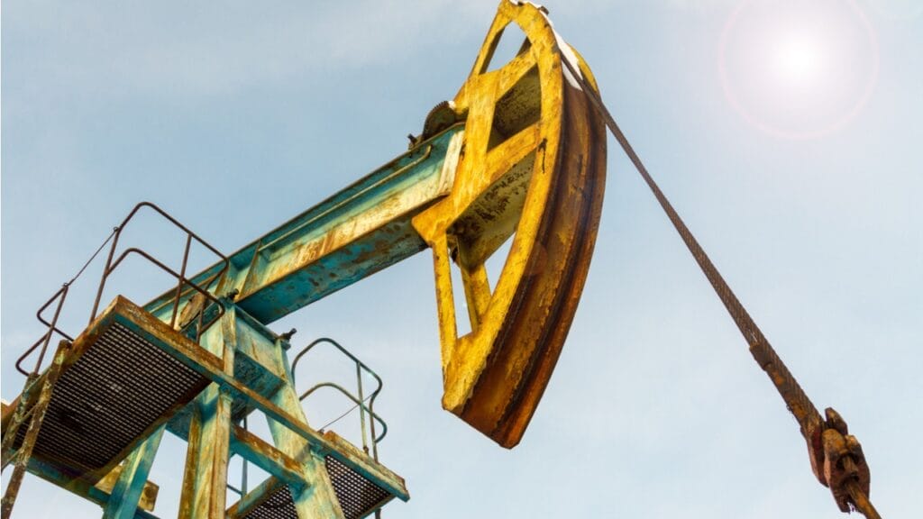 В Узбекистане стали добывать больше нефти