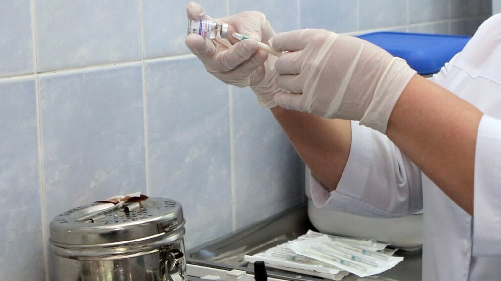 Количество зараженных коронавирусом по всему миру превысило 3,7 млн