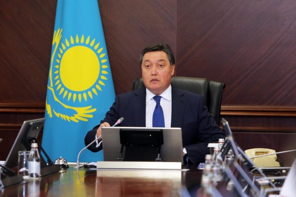 Поддержать отечественных производителей поручил Мамин