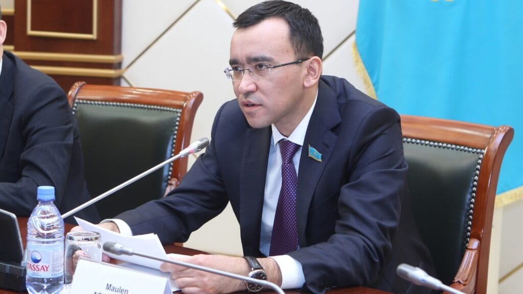 Маулен Ашимбаев назначен депутатом Сената