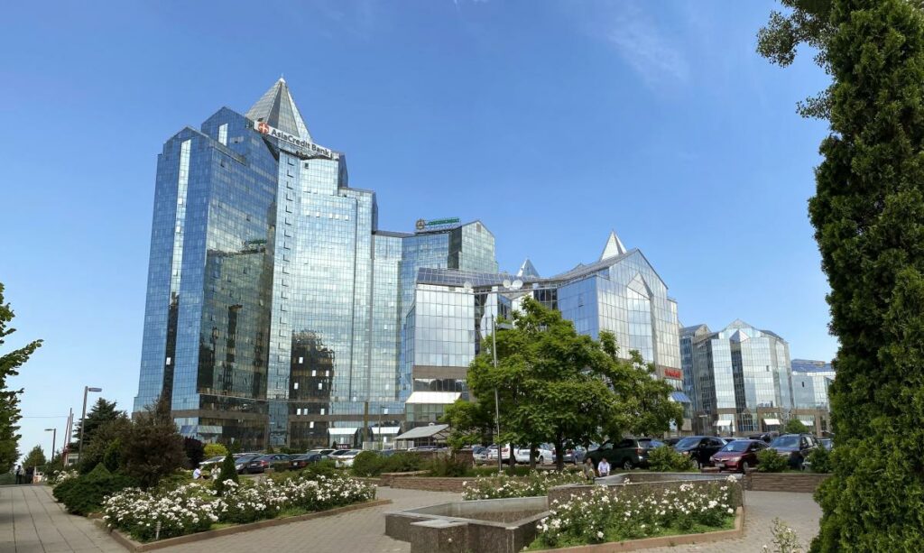 Карантин обвалил показатели офисного рынка Алматы