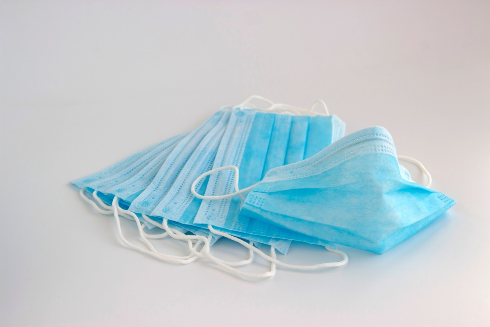 Узбекистан импортировал из Китая сырье для медицинских масок