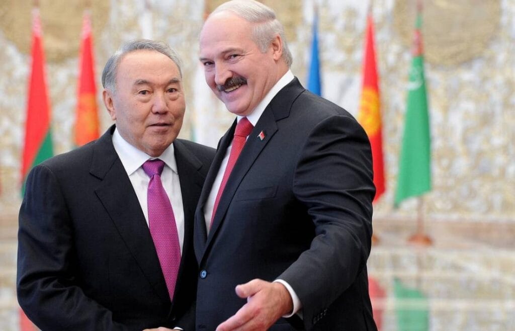 Лукашенко назвал Назарбаева лучшим другом и «провокатором»