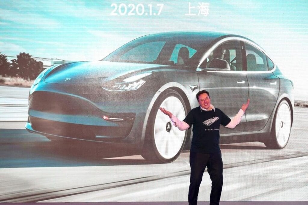 Из пандемии Tesla выходит победителем