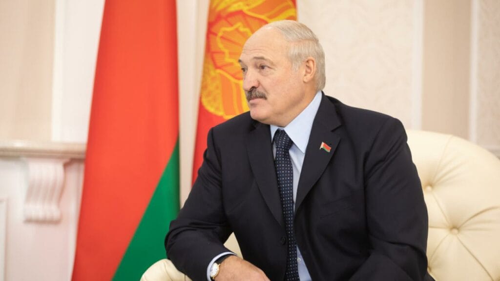 Лукашенко привел Вооруженные силы Беларуси в полную боевую готовность