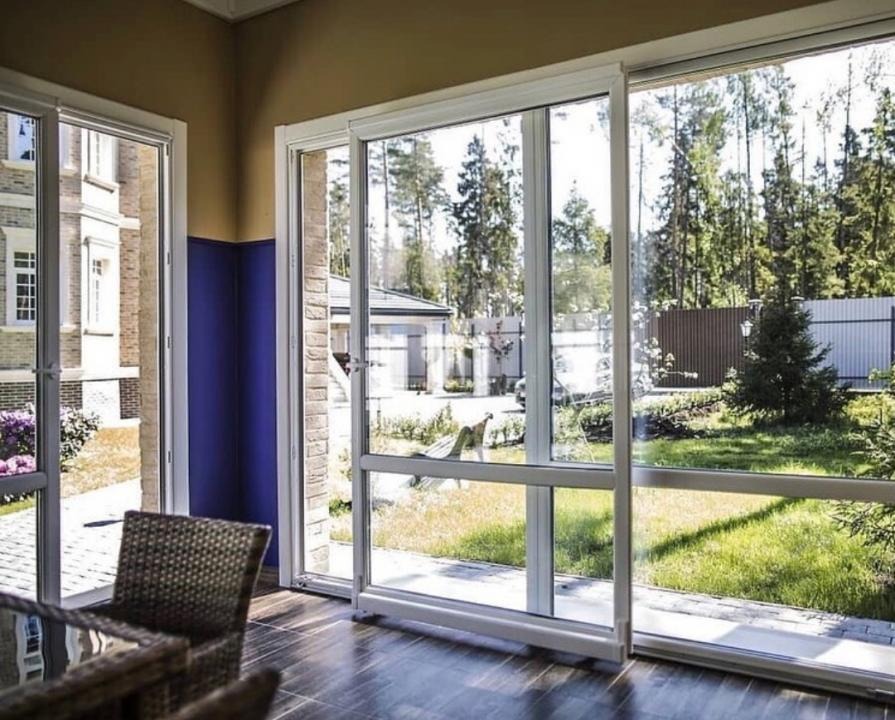 Павлодарлық отбасы терезенің түр-түрін шығарады