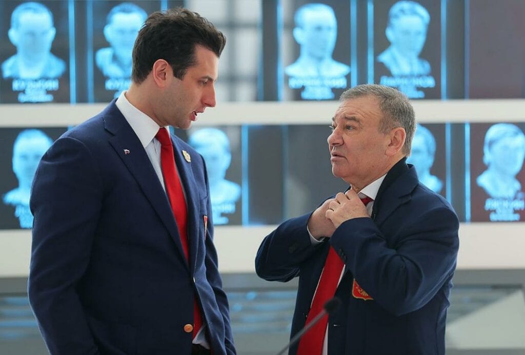 Ротенберги возглавили рейтинг богатейших семей России