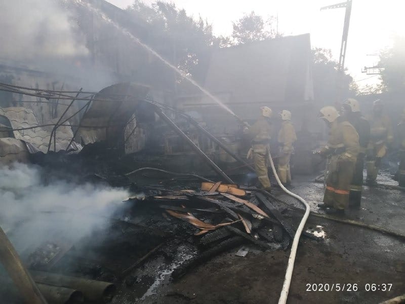 Алматыда жиһаз шеберханасы өртенді