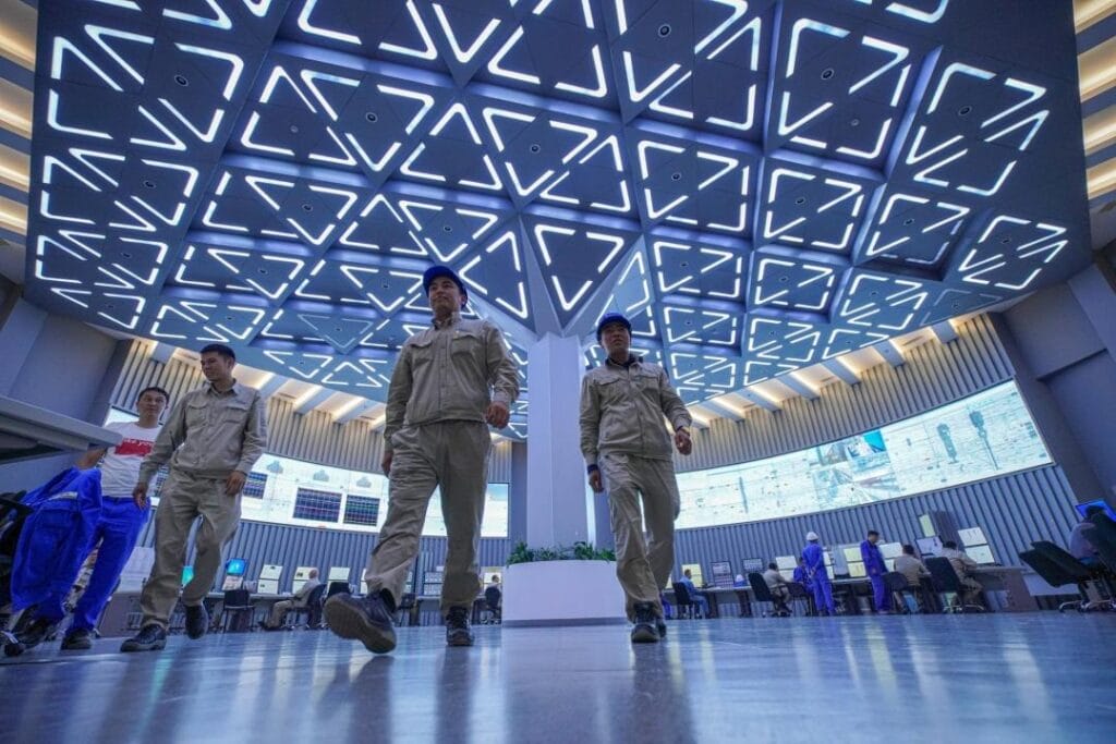 Падение цен на нефть и девальвация трехкратно сократили прибыль «КазМунайГаза»