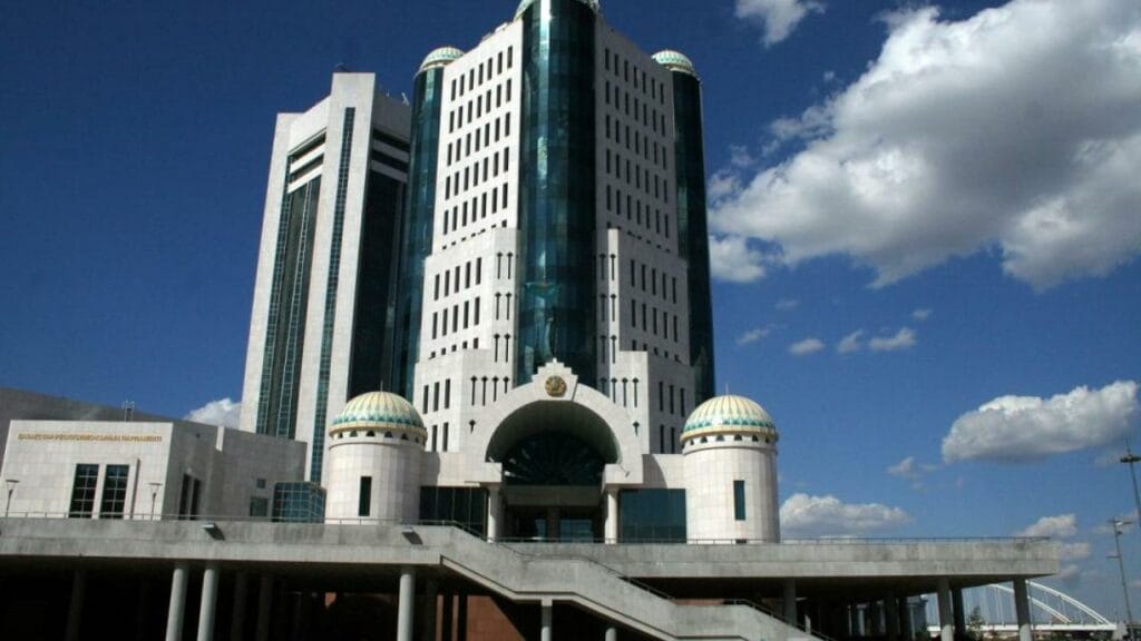 ЦИК зарегистрировала избранных депутатов сената