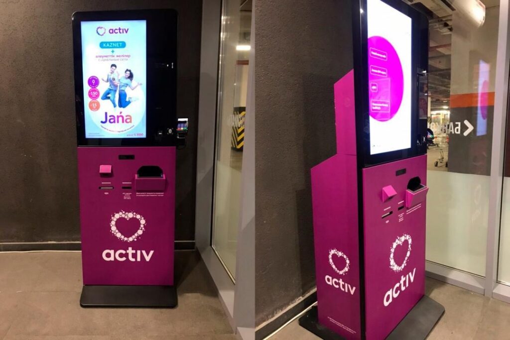 «Кселл» первым в Казахстане начал предоставлять сервис через киоски самообслуживания