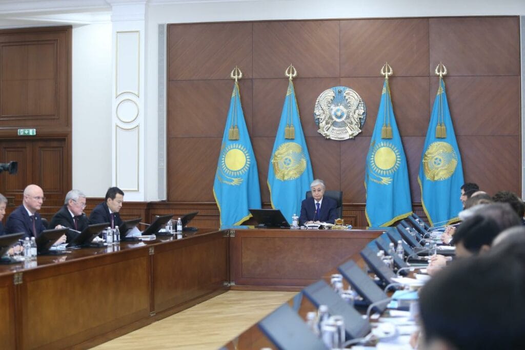 Токаев поручил уделить особое внимание среднему бизнесу