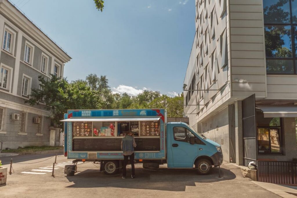 Фудтраки не смогли доехать до клиентов на карантине