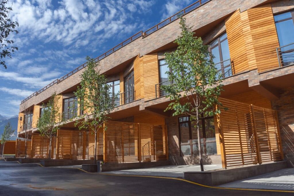 Алматинские новостройки по цене 1,2 млн тенге за квадратный метр