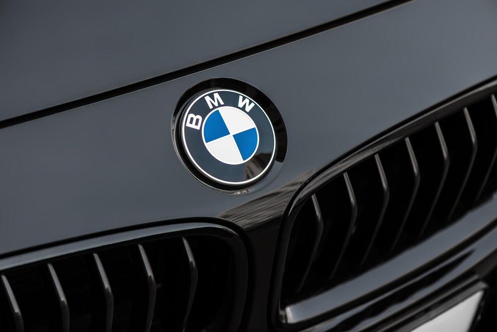 Компания BMW возобновила работу в Китае