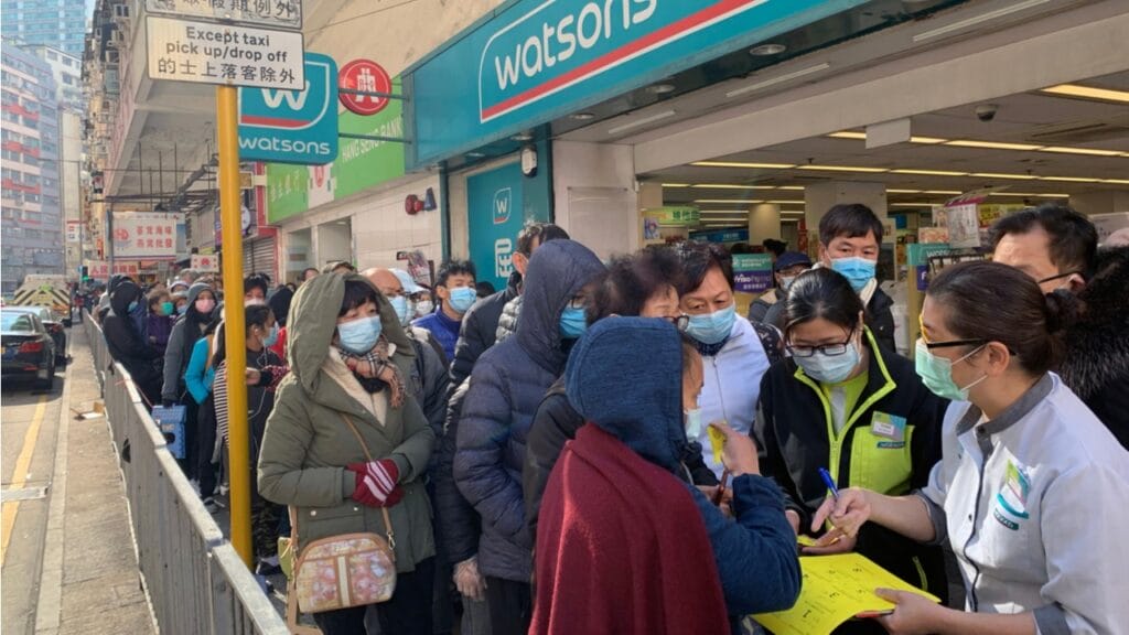 Свыше 300 казахстанцев решили остаться в Китае