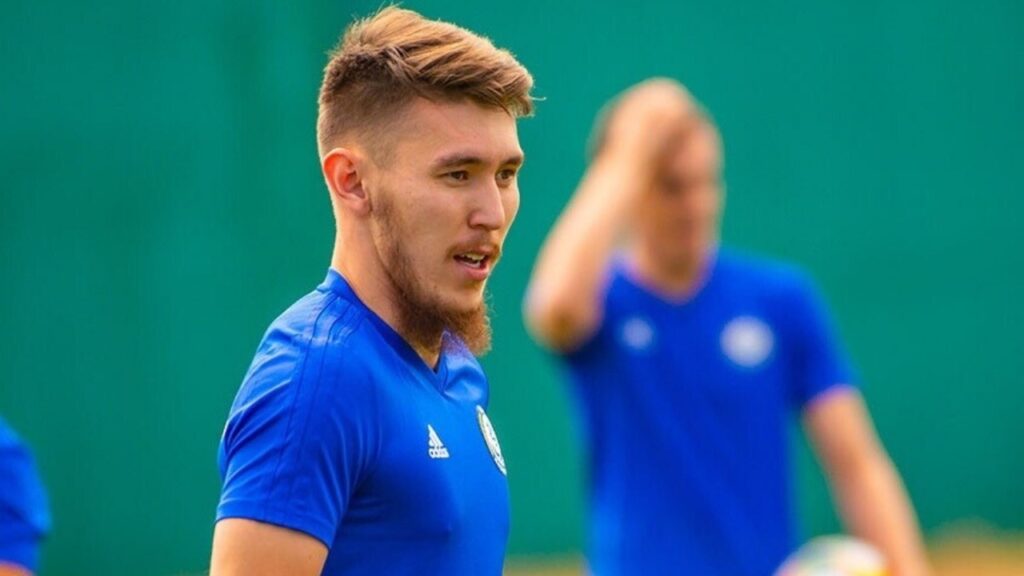 Футболиста сборной Казахстана обязали вернуть государству 2 млн тенге