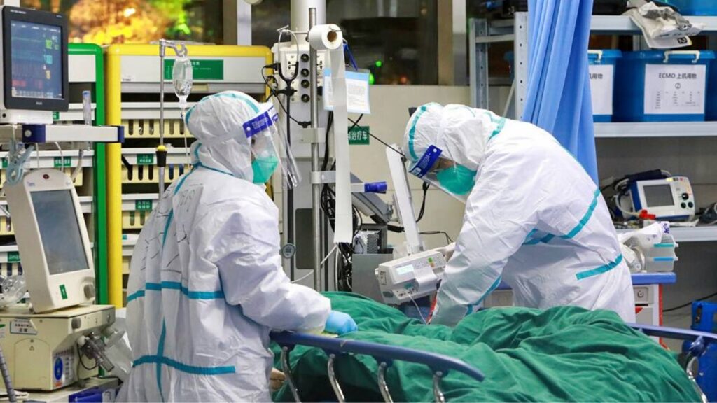 Количество смертей от коронавируса увеличилось до 304