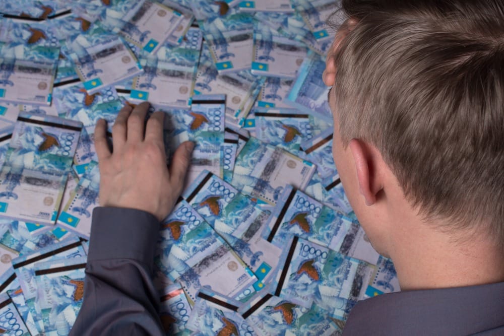 Сколько получают казахстанские футболисты