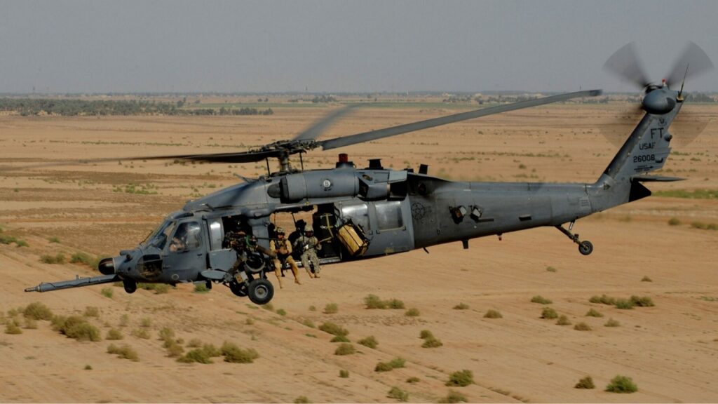 При аварийной посадке вертолета погибли восемь человек в Тайване