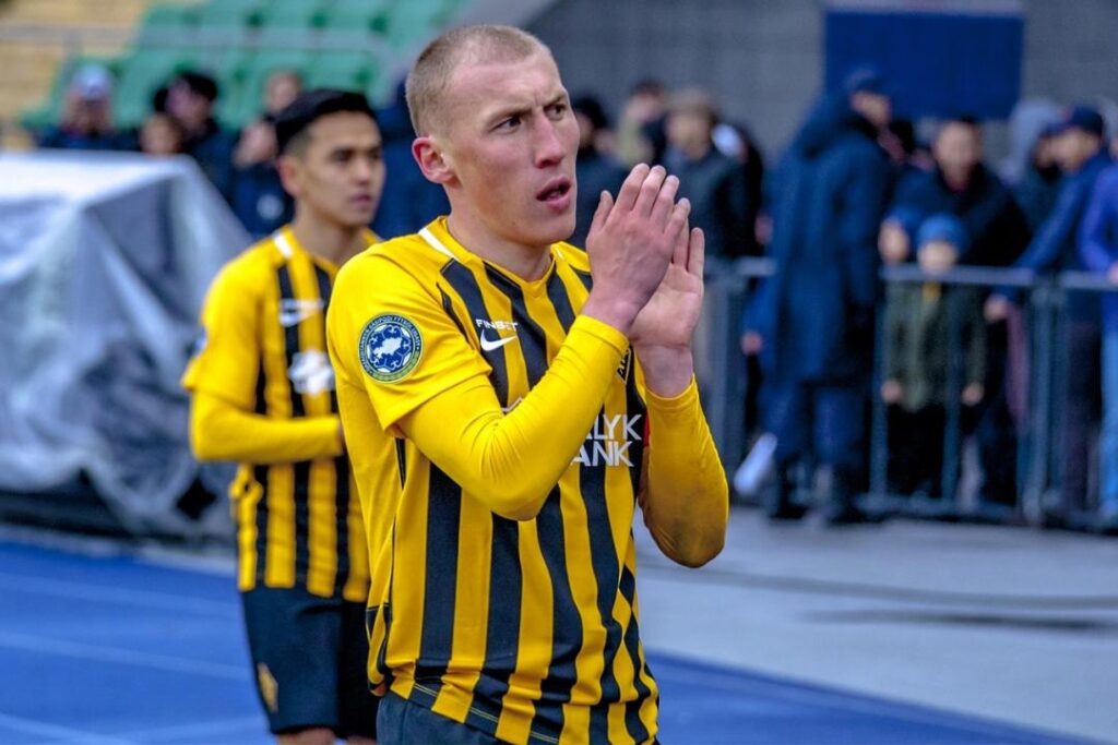 Футболист сборной Казахстана стал игроком российского клуба