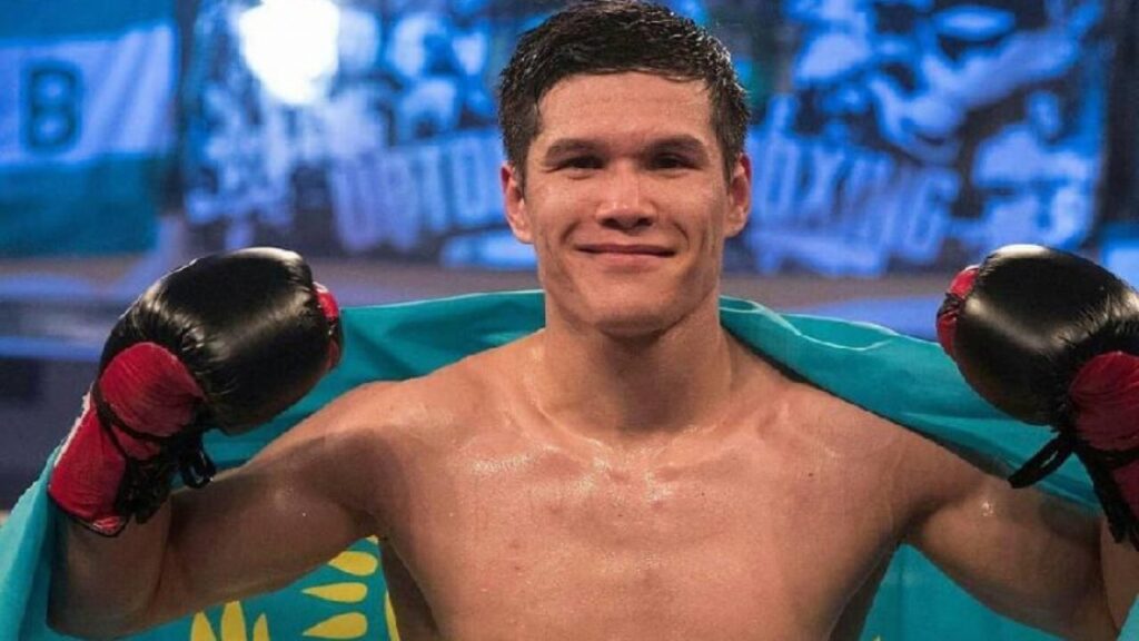 Елеусинов удосрочил экс-чемпиона WBC