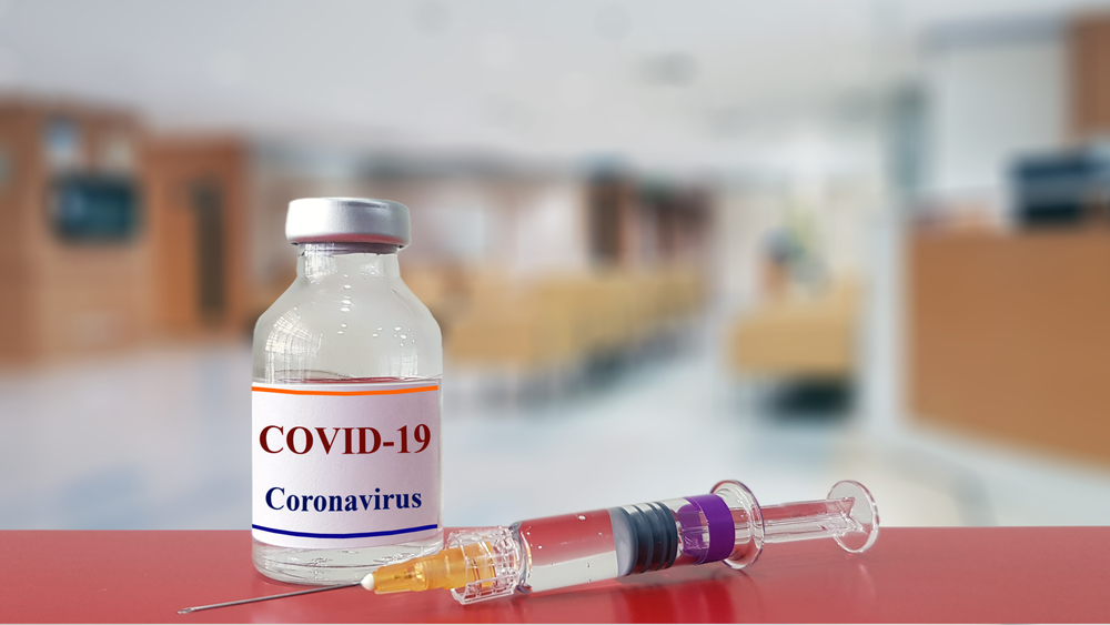 Почти половина россиян не намерена прививаться от COVID-19