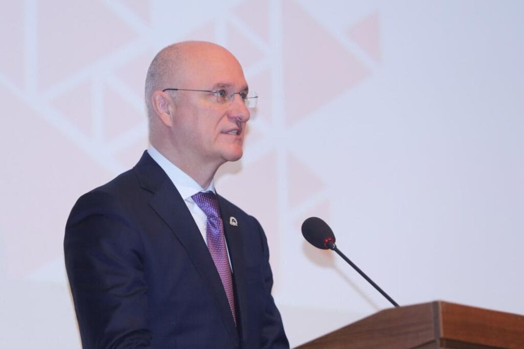 Объем выпуска продуктов легкой промышленности увеличился на 57%