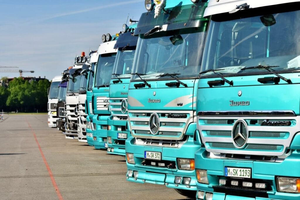 Казахстан и Кыргызстан договорились не досматривать грузовой транспорт