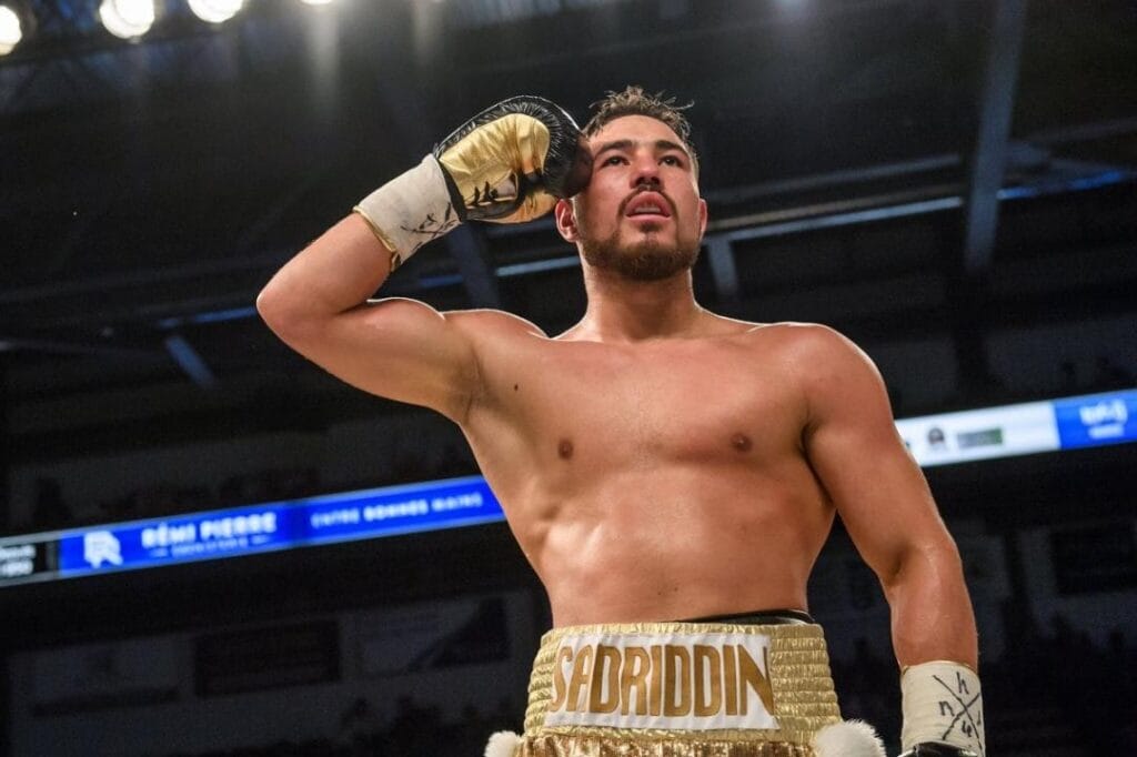 Казахстанец выиграл нокаутом десятый бой в карьере