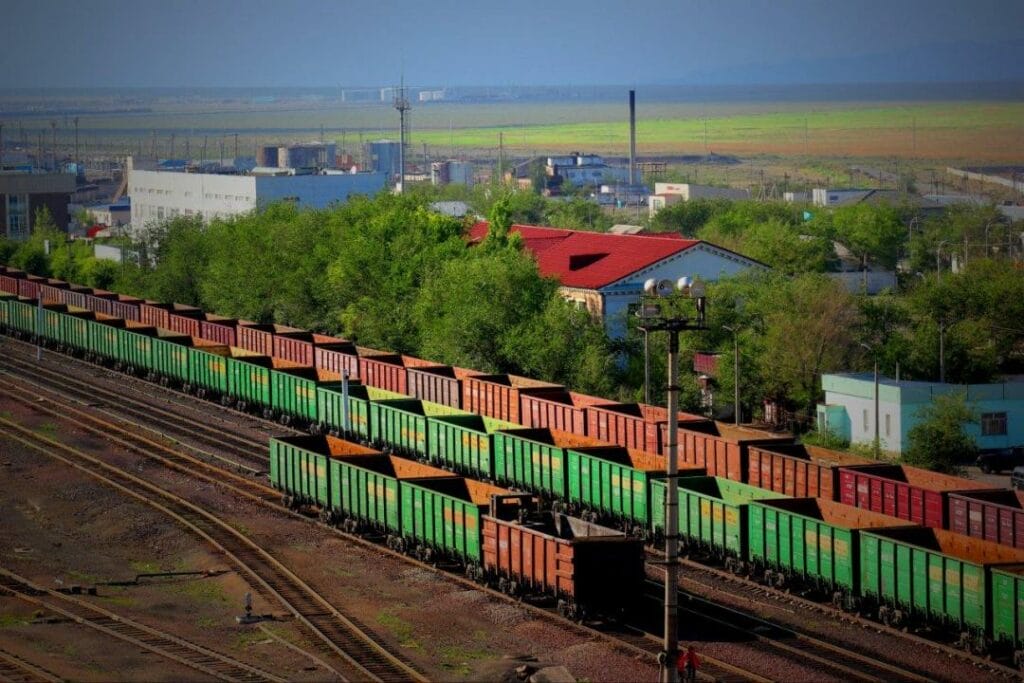 Как КТЖ перевозит зерно и доставляет уголь