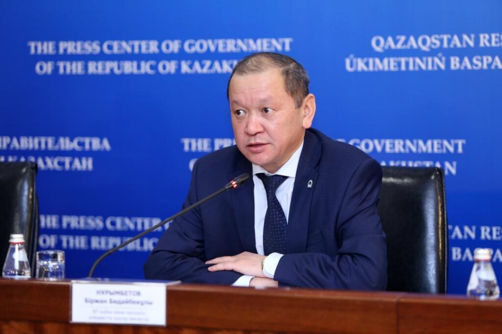 Почти вдвое предложили сократить экспатов