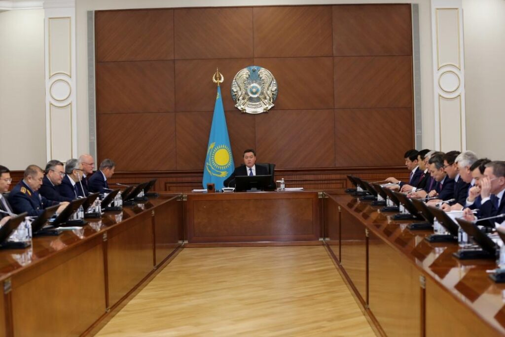 Еще в трех министерствах увеличат количество заместителей