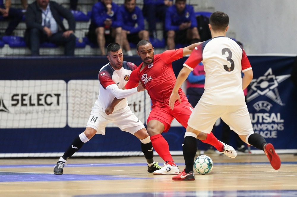 «Кайрат» одержал волевую победу в Лиге чемпионов УЕФА по футзалу