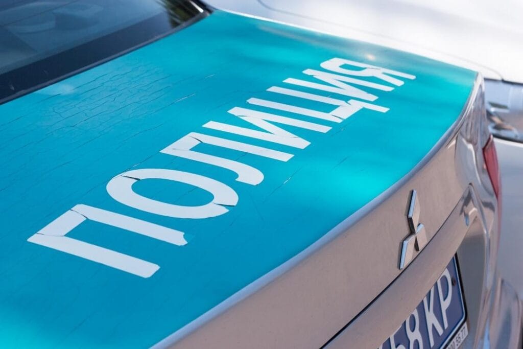 Полицейский сбил девушку в Уральске