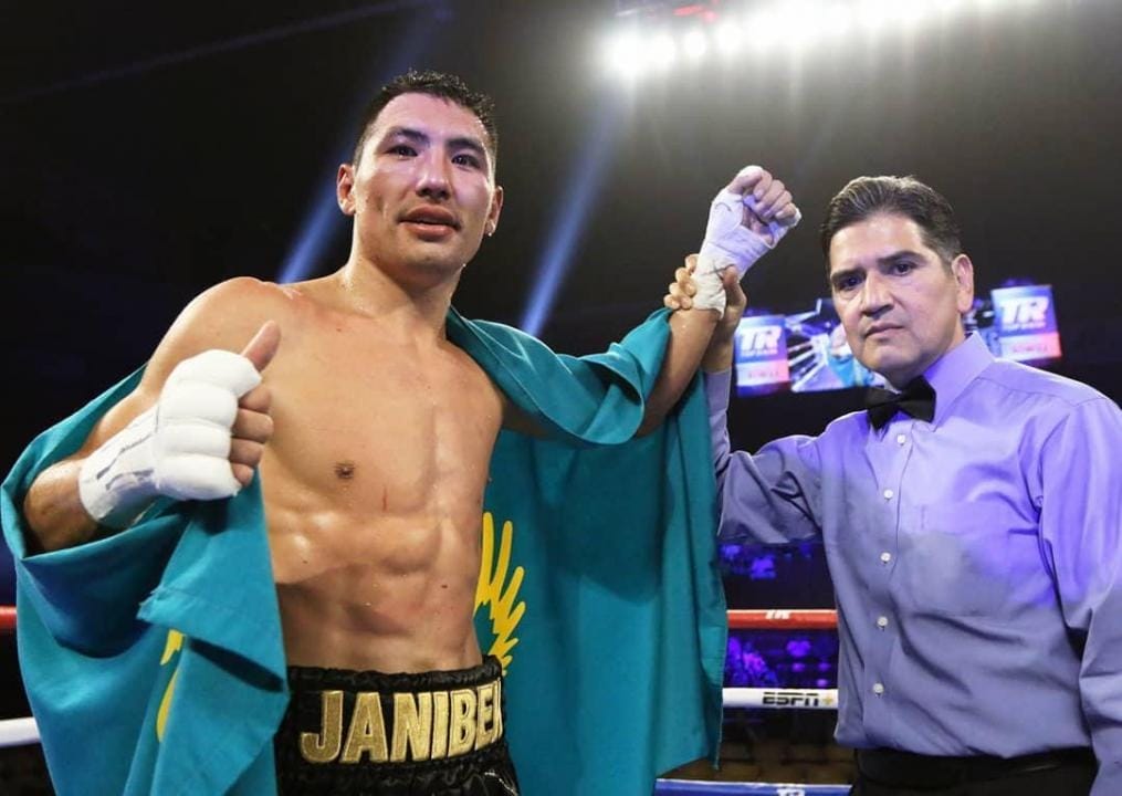 Казахстанский боксер вошел в список 15 лучших