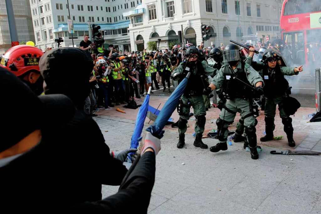 Фото: REUTERS / Tyrone Siu