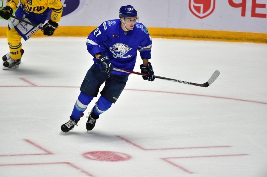 Форвард «Барыса» стал обладателем сильнейшего броска в КХЛ в октябре