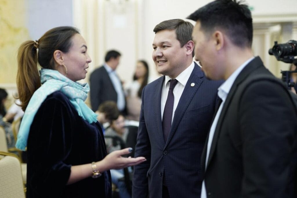 Казахстанскому бизнесу предлагают извлекать выгоды из соцпроектов