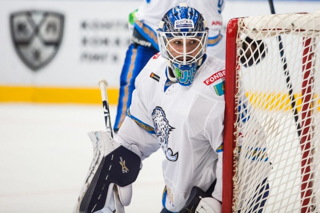 «Барыс» уступил ярославскому «Локомотиву» в матче КХЛ