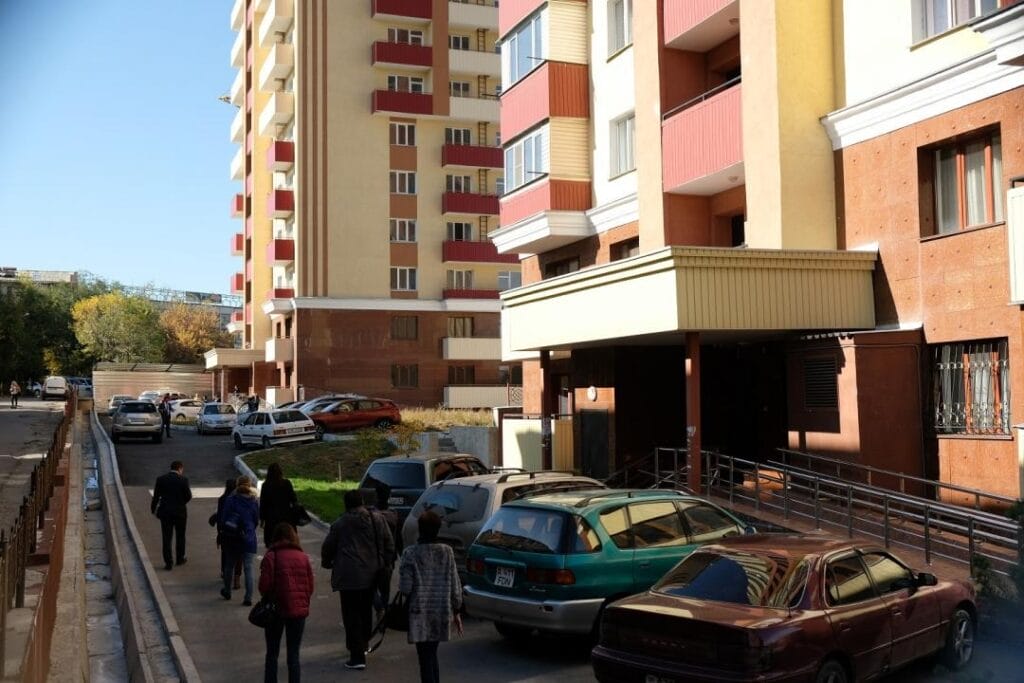 Более восьми тысяч жителей Алматы приобрели жилье через ЖССБ