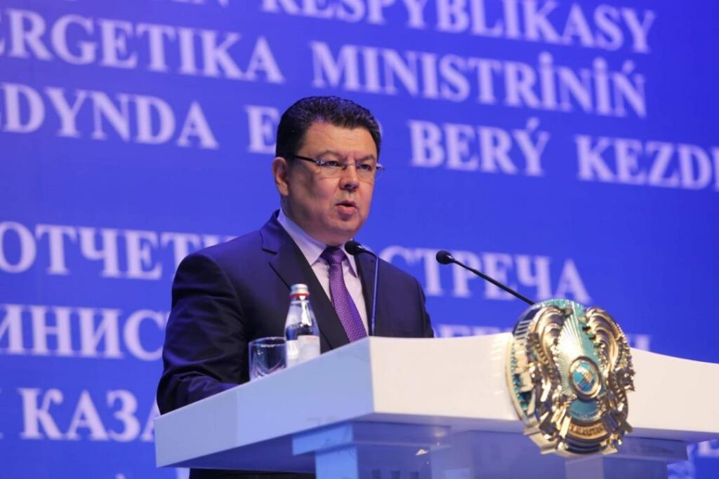 Казахстан не намерен увеличивать нефтедобычу из-за атаки дронов