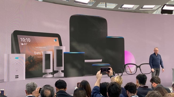 Осенняя презентация Amazon с «умными» очками, кольцом, аналогом AirPods и голосом звезды в Alexa