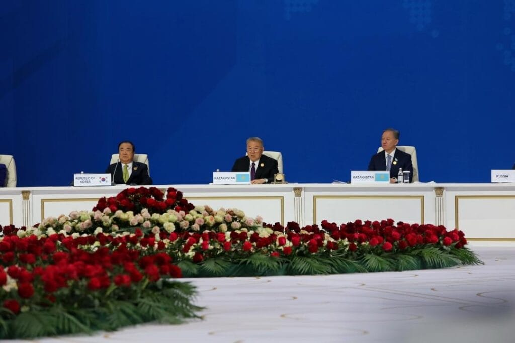 Назарбаев рассказал про исторический путь Казахстана