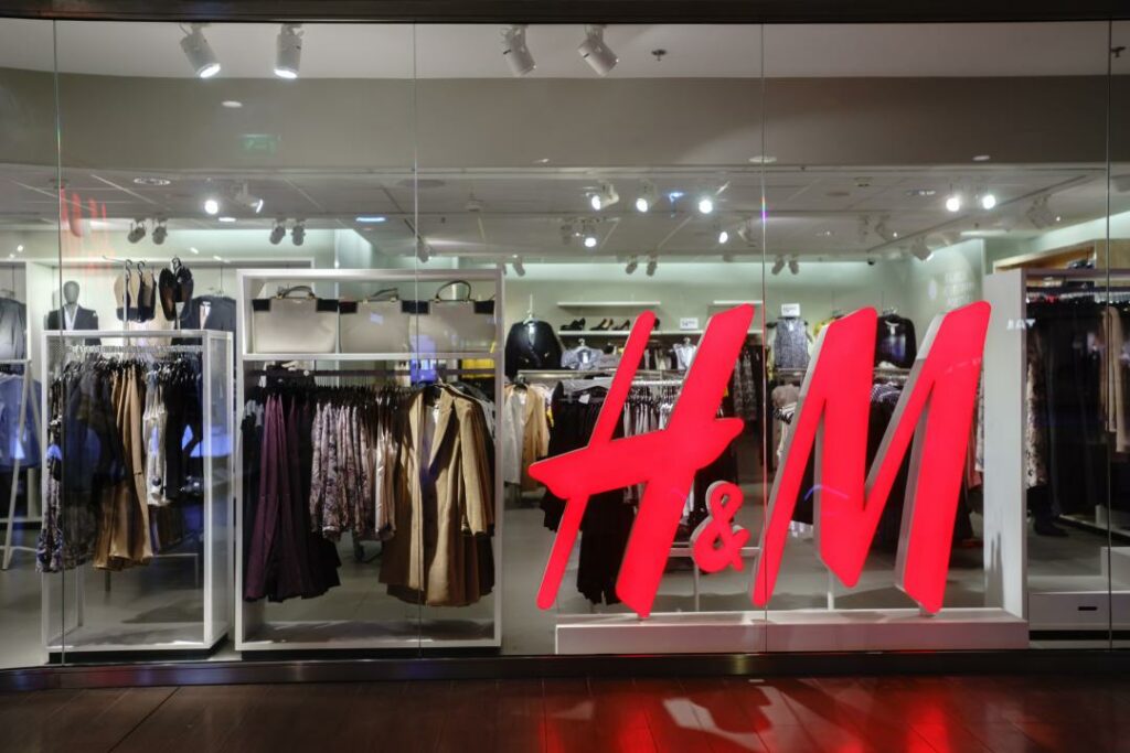 Продажи H&M Group в Казахстане упали на 40%