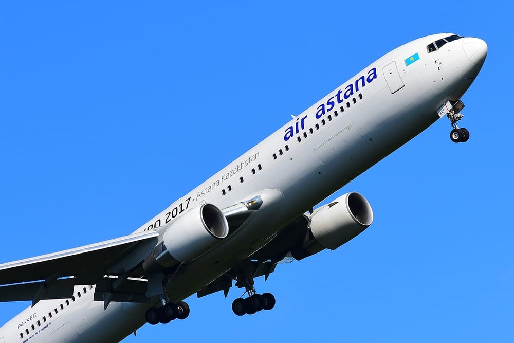 МИИР проверит информацию о проблемах двигателя самолета Air Astana