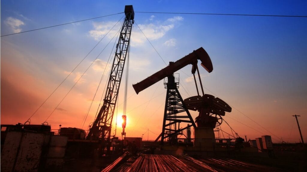 Фьючерсы на нефть снизились во время американской сессии