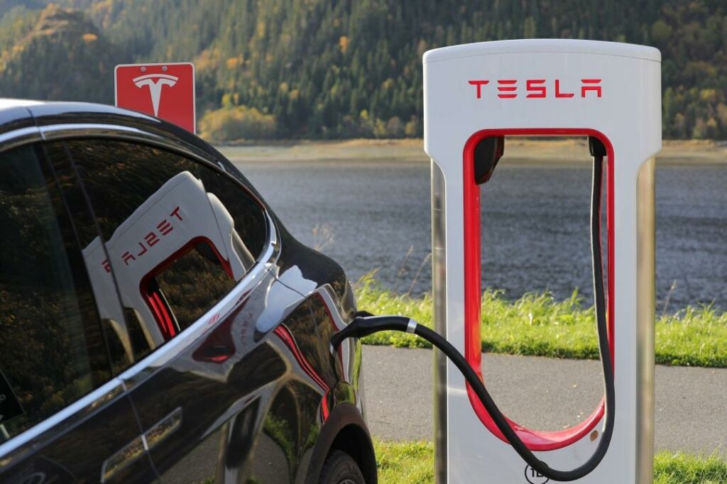 Акции Tesla выросли после обнародования планов на текущий год